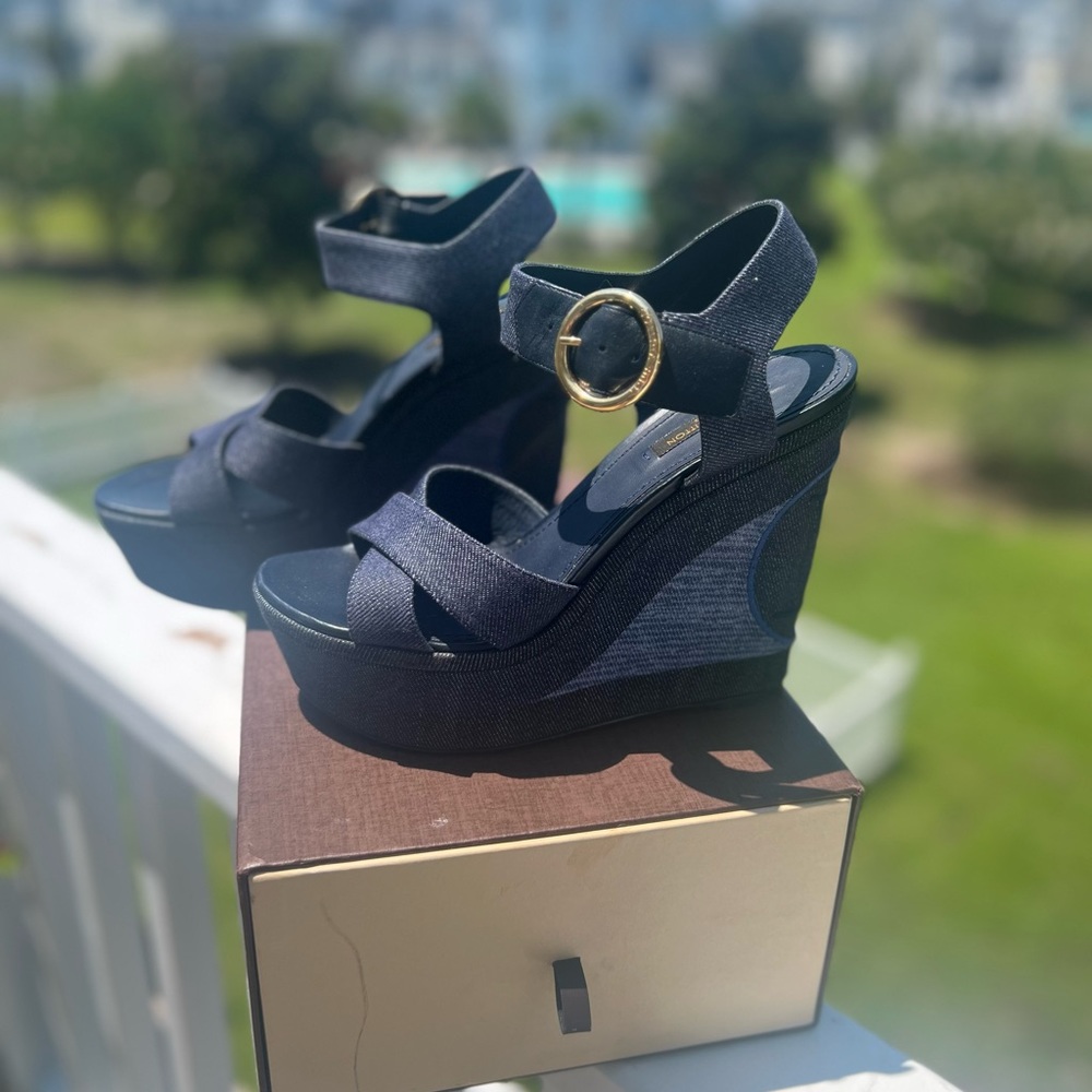 Louis Vuitton platform sandals, size 38